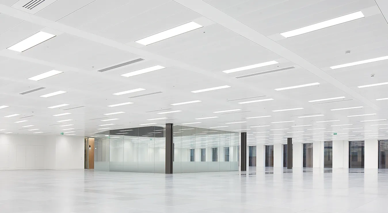 AGC Pyrobel® Vision Line butt-glazed fire-resistant glass atrium with minimal joints and high transparency at EightyFen in London.